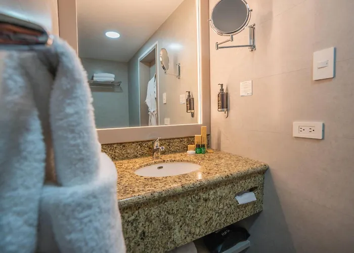 Hotel con vistas: La Quinta By Wyndham Quito